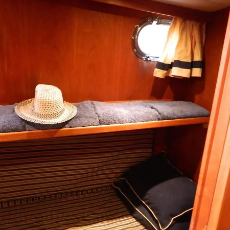 船屋 Bed And Boat Capri 马萨鲁布朗斯